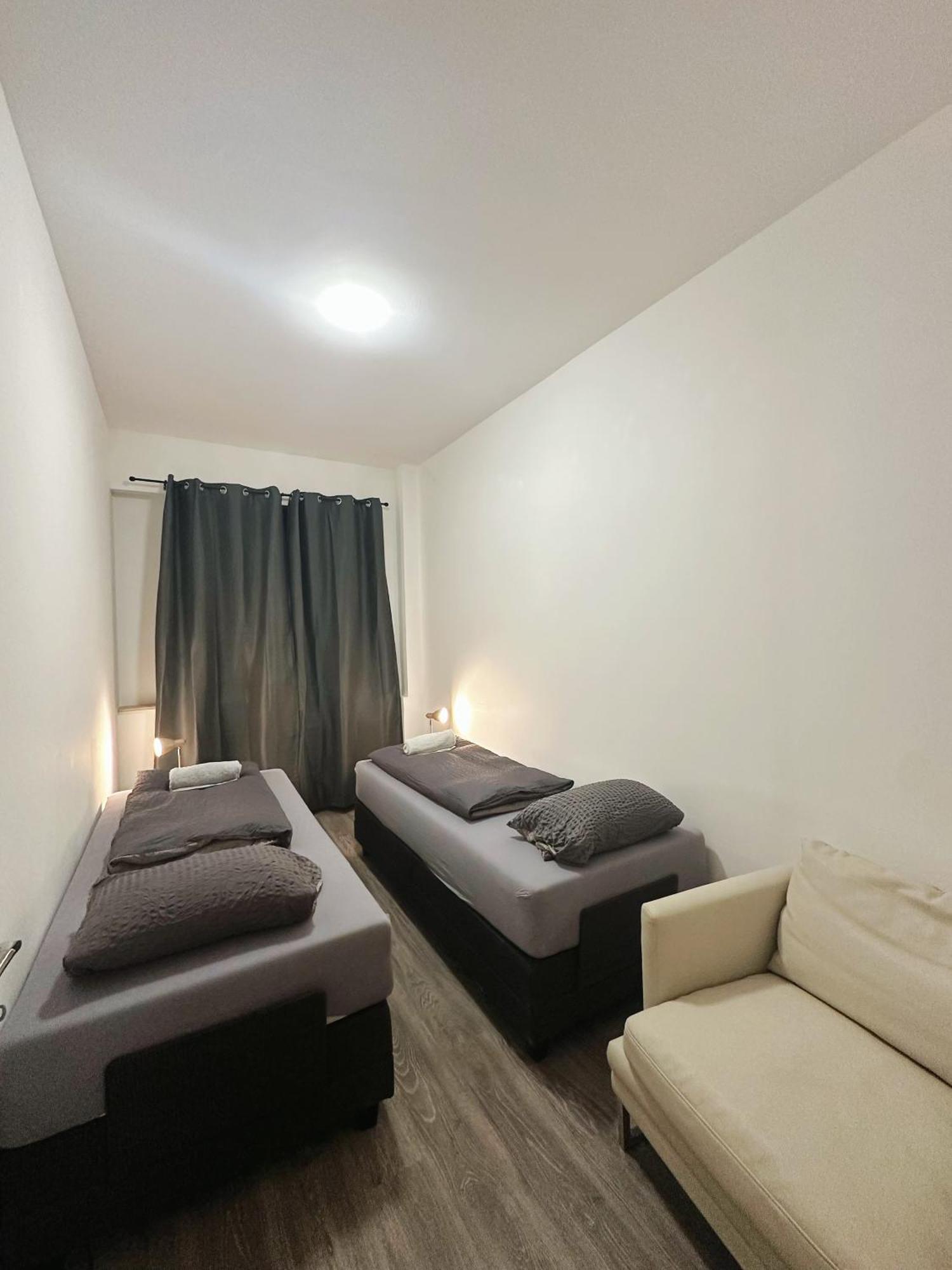 2Schlafenzimmer 5Betten Montuerwhonung Apartman Düsseldorf Kültér fotó