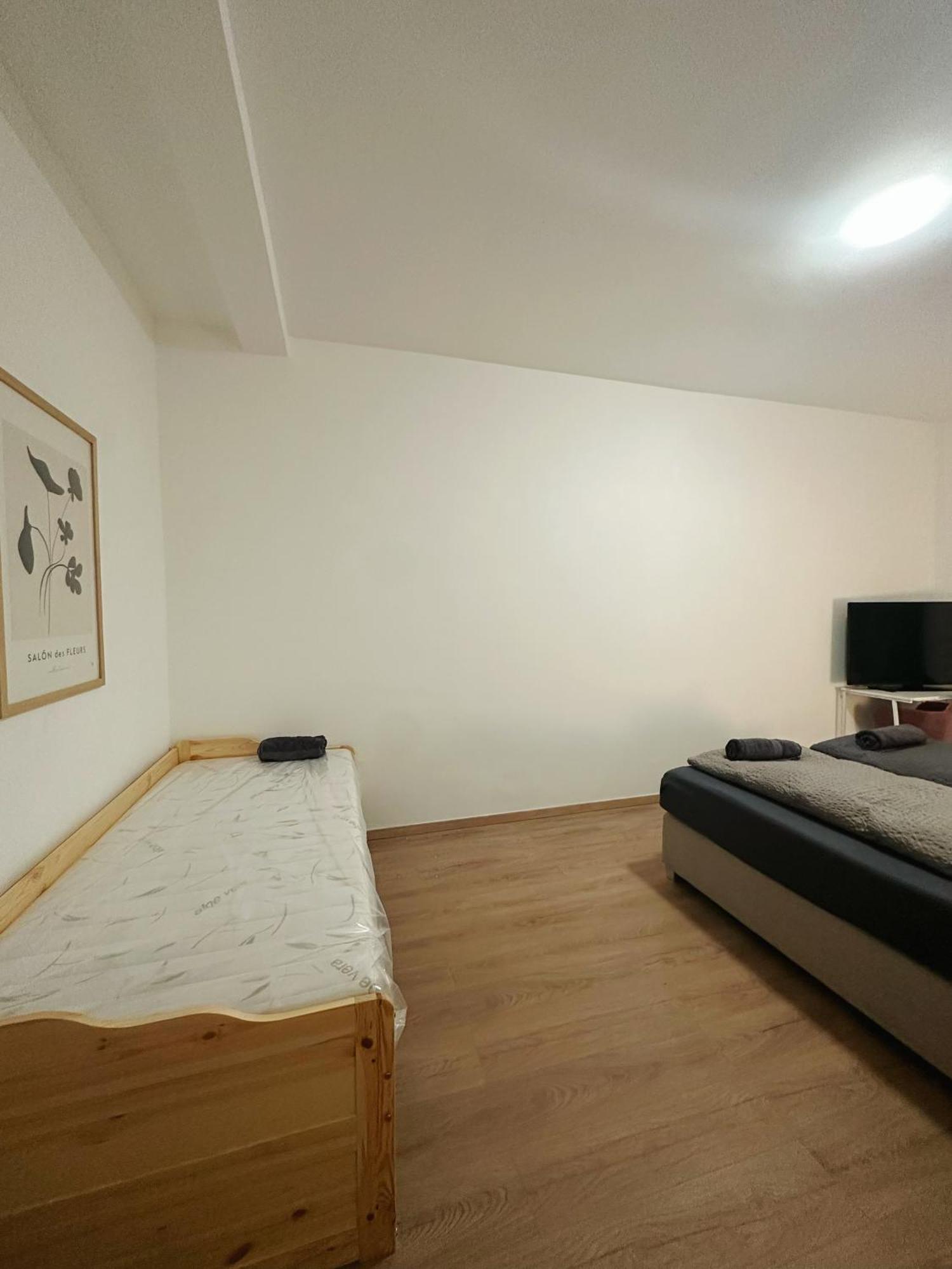 2Schlafenzimmer 5Betten Montuerwhonung Apartman Düsseldorf Kültér fotó