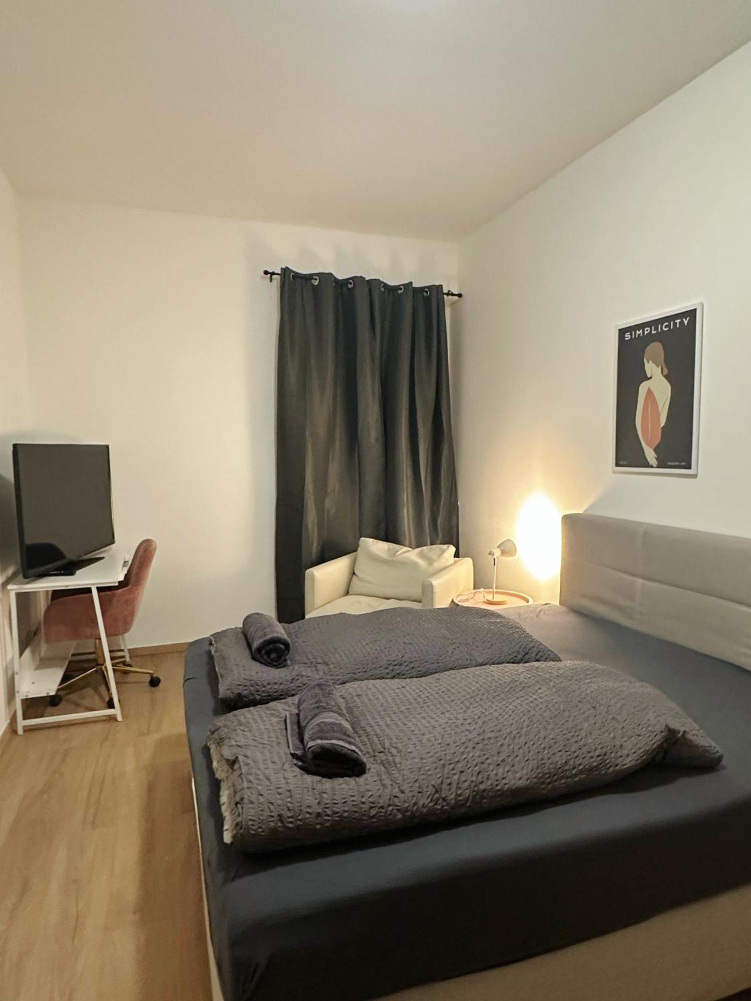 2Schlafenzimmer 5Betten Montuerwhonung Apartman Düsseldorf Kültér fotó