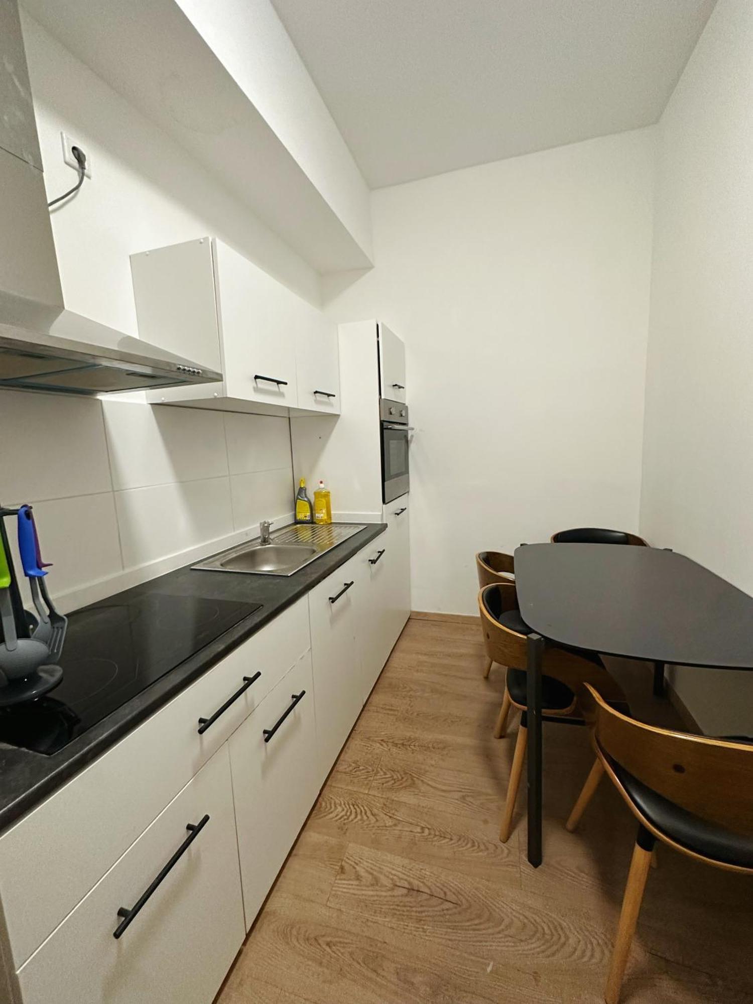 2Schlafenzimmer 5Betten Montuerwhonung Apartman Düsseldorf Kültér fotó